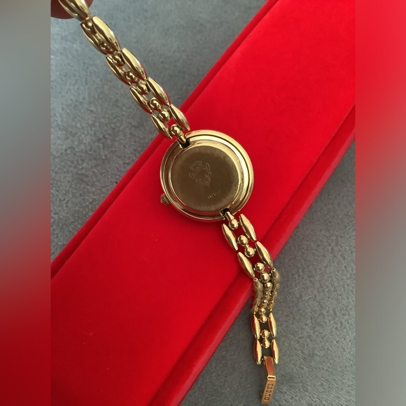 Gucci change bezel watch w/ bezels ππβ€οΈπ€ - Picture 9 of 12
